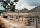 Lagere-school-in-aanbouw-bij-het-TQM-Hospital-in-Mapong-Akwapim-Ghana-aug.-1994