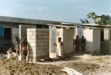 bouw-toiletten-in-Cite-Lumiere-Haiti-2-febr.-1990