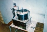 Door-Prisma-betaalde-spullen-voor-MSS-scholen-16-2-1997-rijstkoker