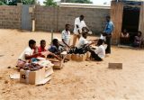Schoenmakersspullen-voor-polio-gehandicapten-in-Centrum-Nyuiamaba-in-Lome-Togo-juni-1992-3
